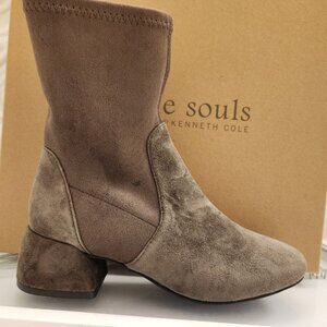 Gentle Souls Suede Leather " Emily" Shitake Suede Booties. NIB. Size 5